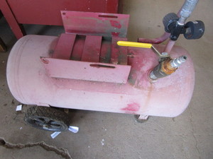 lot 174 image: Air Tank