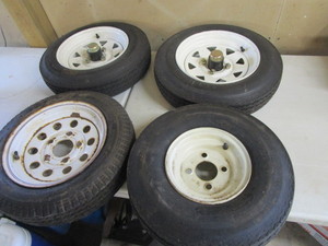 lot 194 image: Tires, Trailer