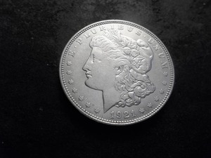 lot 33 image: 1921 D Morgan Silver Dollar