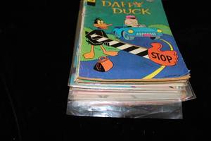 lot 14 image: Lot of Looney Tunes comic books