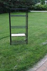 lot 71 image: 5 Shelf Metal Storage Rack
