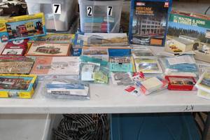 lot 63 image: Large Collection of unassembled Building Kits HO Tyco, Pikestaff, Conerstone Life LIke and more