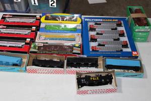lot 87 image: 21 Pc of HO Rolling Stock InterMountain Walthers 6pack