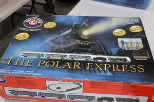lot 118 image: Lionel Polar Express Set