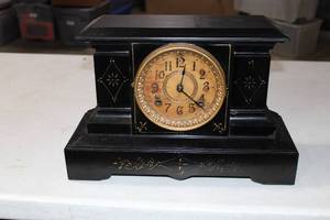 lot 154 image: Antique Shelf  Mantel Clock
