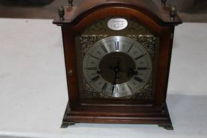 lot 155 image: Bulova Tempus Fugit Mantel Clock