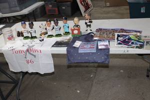 lot 177 image: Tony Oliva Hall of Fame Collection Original Bobble Head Set Puckett Hrbek Killebrew Carneal Bobble Radke More