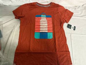 lot 45 image: 5 Womens Hydro Flask T-Shirts - Medium