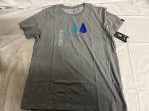 lot 47 image: 5 Womens Hydro Flask T-Shirts - XL