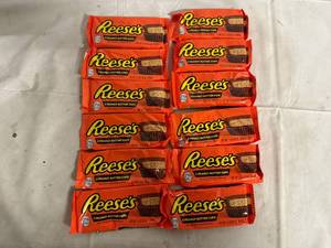 lot 204 image: 12 Reeses Candy Bars