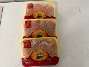 lot 27 image: L. 4lbs Bonless Skinless Chicken Breast & 1 pkg Split Breasts