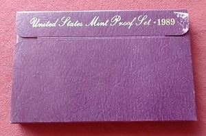 lot 12 image: 1989 US Mint Proof Set