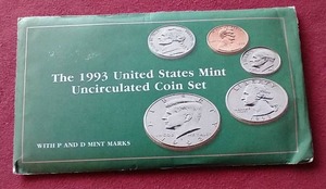 lot 61 image: 1993 US Mint Uncirculated Set