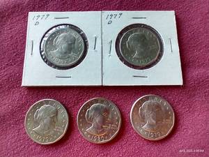 lot 75 image: (5) Susan B Anthony Dollars