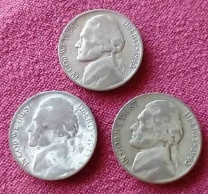 lot 90 image: (3) Silver War Nickels