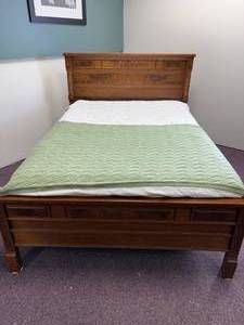 lot 167-J2025 image: Queen-Size Eastlake Victorian Bed  Walnut with Walnut Burl Trim