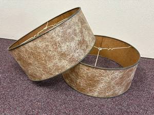 lot 174-J2025 image: Vintage Mid-Century Modern Fiberglass Drum Lampshades  Atomic Age
