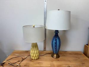 lot 175-J2025 image: Pair of Vintage Mid-Century Modern Ceramic Lamps