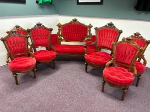 lot 28-J2025 image: Seven-Piece Victorian 19th-Century Hand-Carved Eastlake Walnut Parlor Set