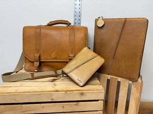 lot 67-J2025 image: Limited Edition Rawlings Baseball Glove Leather Briefcase  Anaheim ABC 2017 #260