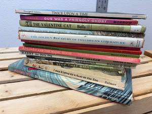 lot 72-J2025 image: 14 Vintage Hardcover Childrens Books  Including Dr. Seuss & Sanders-Remex Titles