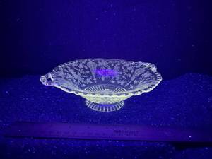 lot 132-J2025 image: Vintage Cambridge Rose Point Etched Uranium Glass Serving Bowl