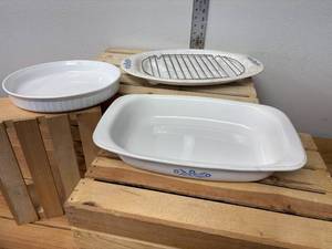 lot 152-J2025 image: Vintage CorningWare Baking Dish Set