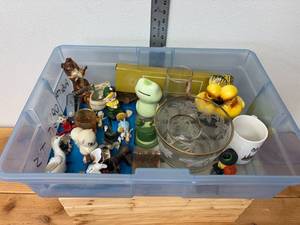 lot 23-J2025 image: Assorted Vintage Shelf Knickknacks and Miniature Glassware  Tote Included