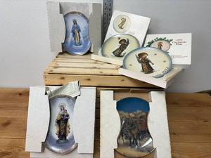 lot 25-J2025 image: Set of Five Vintage Collector Plates  Hummel & Religious Themes