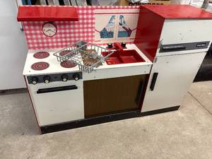 lot 111-J2025 image: Vintage pressed boards childrens kitchen playset also comes with kitchen toys kitchen food play cookware