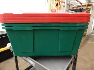 lot 16 image: Greenmade 40 Gal. Heavy-Duty Storage Bin