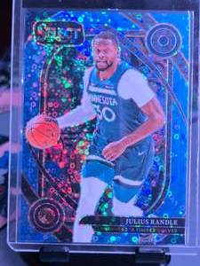 lot 26 image: JULIUS RANDLE 2024-25 PANINI SELECT DISCO LIGHT BLUE PRIZM SP COURTSIDE 9799