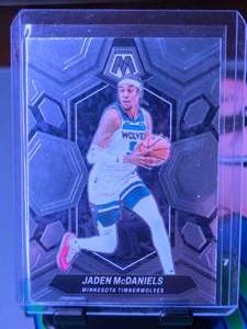 lot 262 image: JADEN MCDANIELS 2023-24 PANINI MOSAIC