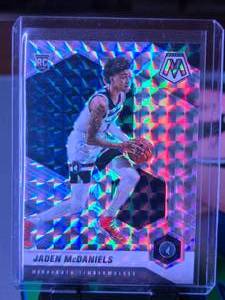 lot 259 image: JADEN MCDANIELS 2020-21 PANINI MOSAIC TRUE SILVER REACTIVE ROOKIE CARD