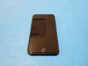 lot 26 image: Apple&nbspiPhone 7 A1660  32GB of storage  Cellular Carrier Unlocked  Includes Charging Cable
