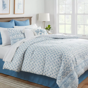 lot 390 image: 8PCS FullQueen Block Print with Border Comforter Bedding Set Light Blue - Threshold