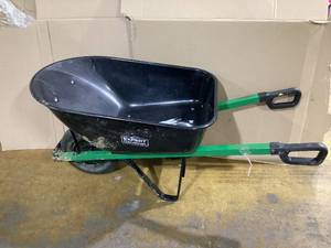 lot 482 image: Expert Gardener 6 Cu ft Steel Tray Wheelbarrow
