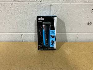 lot 366 image: Braun Series 3 Electric Razor for Men, Rechargeable Wet Dry Shaver