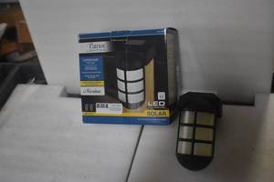 lot 16 image: Solar Lights