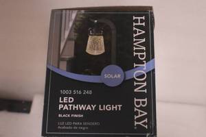 lot 17 image: Solar Light with stand