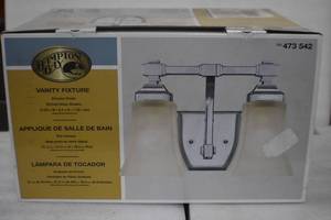 lot 28 image: Vanity Fixture