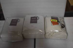 lot 35 image: Curtains