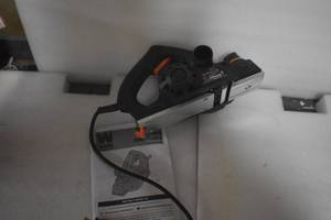 lot 40 image: WEN 6528 3.8-Amp 2-38 Inch Electric Hand Planer