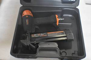 lot 68 image: WEN 61741K 4-in-1 18-Gauge Pneumatic Flooring Nailer and Stapler
