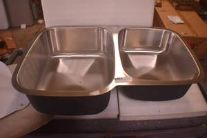 lot 76 image: Stainless Steel Sink