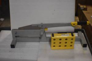 lot 82 image: Laminate Cutter