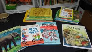 lot 985 image: Assorted Childrens Books, Birds, Animals, Trees and More.