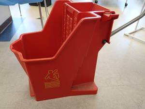 lot 71 image: FREE STANDING MOP BUCKET