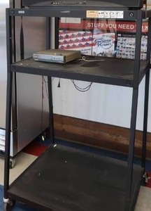 lot 78 image: AV CART SET