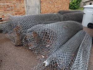 lot A3 image: HUGE LOT OF CHAIN LINK FENCING PLUS SUPPORT PIPE